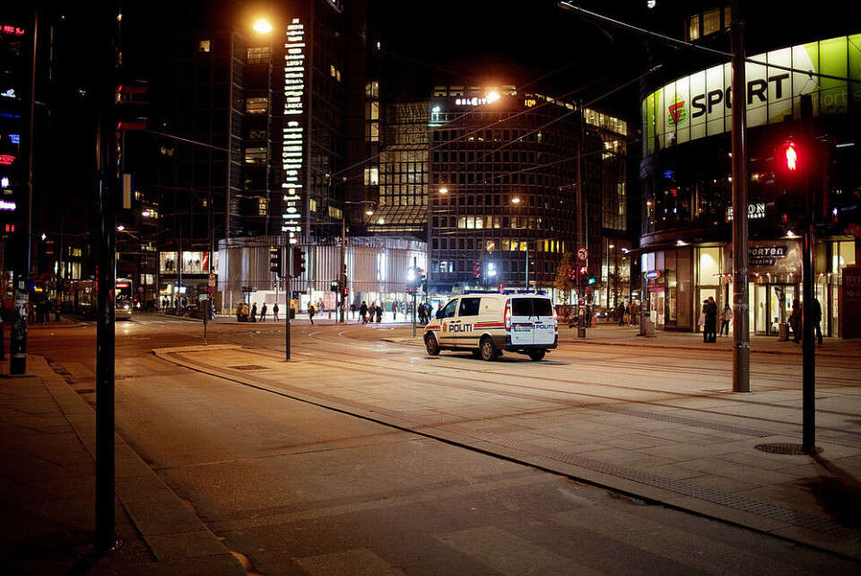 Oslo er på topp blant hovedstedene i Norden når det gjelder voldtekter. Det har så langt i år vært en kraftig økning i antall overfallsvoldtekter i Oslo. Politiet i Oslo har satt inn oppimot 20 ekstra politifolk i helgene fra fredag kveld. De skal patruljere områdene av byen hvor kvinner er ekstra utsatt for voldtekt. Foto: Stian Lysberg Solum/Scanpix Oslo er på topp blant hovedstedene i Norden når det gjelder voldtekter. Det har så langt i år vært en kraftig økning i antall overfallsvoldtekter i Oslo. Politiet i Oslo har satt inn oppimot 20 ekstra politifolk i helgene fra fredag kveld. De skal patruljere områdene av byen hvor kvinner er ekstra utsatt for voldtekt. Foto: Stian Lysberg Solum/Scanpix