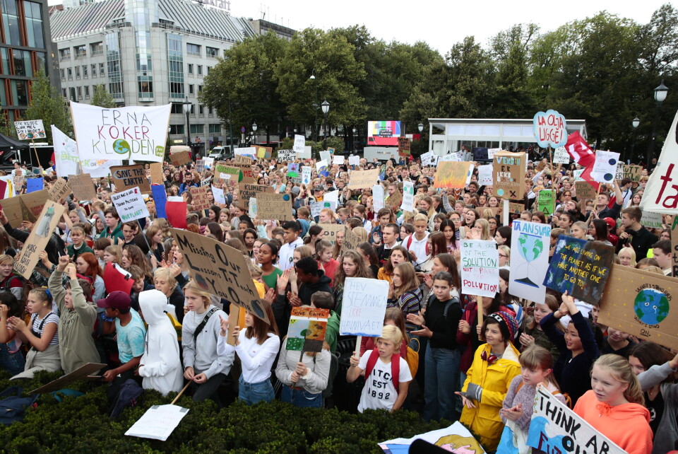 Skoleelever har klimastreik foran Stortinget i Oslo fredag. Lignende demonstrasjoner finner sted over hele landet.Foto: Håkon Mosvold Larsen / NTB scanpixFlere tusen skoleelever klimastreiker i Norge i dag. Her foran Stortinget i Oslo fredag.Foto: Håkon Mosvold Larsen / NTB scanpixSkoleelever har klimastreik foran Stortinget i Oslo fredag.Foto: Håkon Mosvold Larsen / NTB scanpixSkoleelever i klimastreik for miljøet utenfor Stortinget. Fantasien er stor når det gjelder å komme opp med slagord.Foto: Terje Pedersen / NTB scanpix Skoleelever har klimastreik foran Stortinget i Oslo fredag. Lignende demonstrasjoner finner sted over hele landet.Foto: Håkon Mosvold Larsen / NTB scanpixFlere tusen skoleelever klimastreiker i Norge i dag. Her foran Stortinget i Oslo fredag.Foto: Håkon Mosvold Larsen / NTB scanpixSkoleelever har klimastreik foran Stortinget i Oslo fredag.Foto: Håkon Mosvold Larsen / NTB scanpixSkoleelever i klimastreik for miljøet utenfor Stortinget. Fantasien er stor når det gjelder å komme opp med slagord.Foto: Terje Pedersen / NTB scanpix