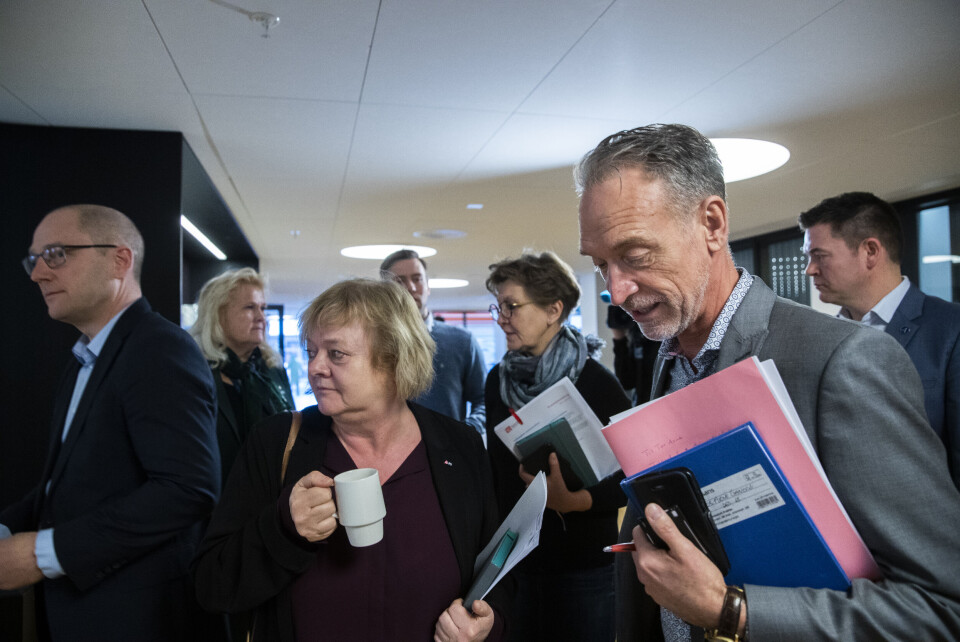 Forhandlingslederne (fra v.) Steffen Handal i Unio, Lizzie Ruud Thorkildsen i YS, Mette Nord i LO, Tor Arne Gangsø i KS og Jan Olav Birkenhagen i Akademikerne avsluttet forhandlingene i kommunesektoren ved midnatt. Foto: Berit Roald / NTB scanpix Forhandlingslederne (fra v.) Steffen Handal i Unio, Lizzie Ruud Thorkildsen i YS, Mette Nord i LO, Tor Arne Gangsø i KS og Jan Olav Birkenhagen i Akademikerne avsluttet forhandlingene i kommunesektoren ved midnatt. Foto: Berit Roald / NTB scanpix
