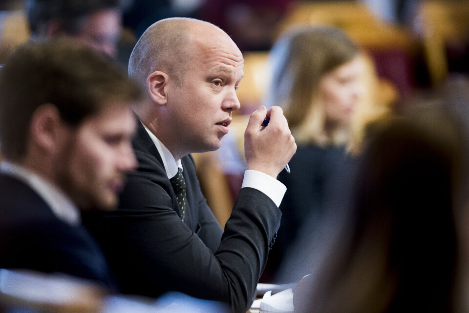 Trygve Slagsvold Vedum (Sp) frykter kommuner skal miste kraftinntektene sine. Foto: Terje Pedersen / NTB scanpix. Trygve Slagsvold Vedum (Sp) frykter kommuner skal miste kraftinntektene sine. Foto: Terje Pedersen / NTB scanpix.