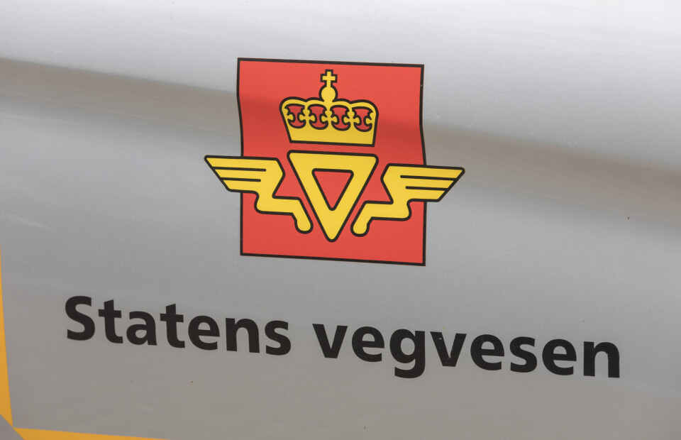 I forslaget til Samferdselsdepartementet skriver Vegdirektoratet at usikkerhet om organisering og lokalisering i Statens vegvesen er en stor utfordring, og at det merkes gjennom at unormalt mange har sluttet i jobben. Foto: Gorm Kallestad / NTB scanpixVegdirektoratet foreslår å overføre administrasjonen av fylkesveiene til fylkeskommunene, og vil flytte 270 av dagens arbeidsplasser ut av Oslo. Foto: Gorm Kallestad / NTB scanpix I forslaget til Samferdselsdepartementet skriver Vegdirektoratet at usikkerhet om organisering og lokalisering i Statens vegvesen er en stor utfordring, og at det merkes gjennom at unormalt mange har sluttet i jobben. Foto: Gorm Kallestad / NTB scanpixVegdirektoratet foreslår å overføre administrasjonen av fylkesveiene til fylkeskommunene, og vil flytte 270 av dagens arbeidsplasser ut av Oslo. Foto: Gorm Kallestad / NTB scanpix