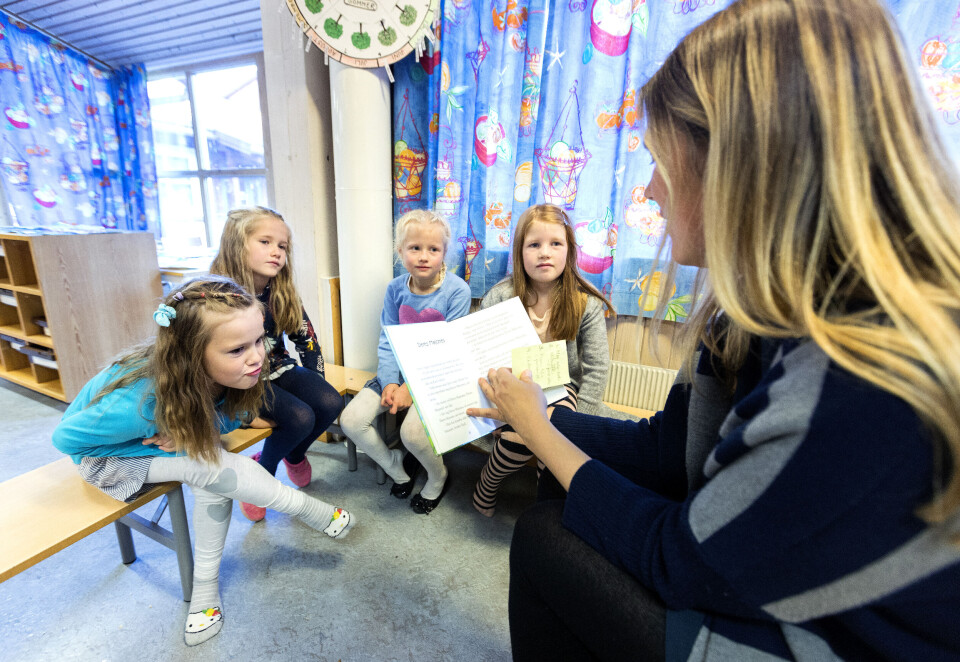 Regjeringen fjernet sang fra den overordnede delen av lærerplanene høsten 2017. Nå vil de legge ytterligere lokk på allsangen i norske klasserom. Foto: Gorm Kallestad/ NTB scanpix. Regjeringen fjernet sang fra den overordnede delen av lærerplanene høsten 2017. Nå vil de legge ytterligere lokk på allsangen i norske klasserom. Foto: Gorm Kallestad/ NTB scanpix.