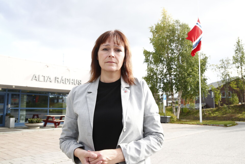 Ordfører Monica Nielsen forteller at Alta er i sorg etter helikopterulykken lørdag. Foto: Terje Pedersen / NTB scanpix Ordfører Monica Nielsen forteller at Alta er i sorg etter helikopterulykken lørdag. Foto: Terje Pedersen / NTB scanpix