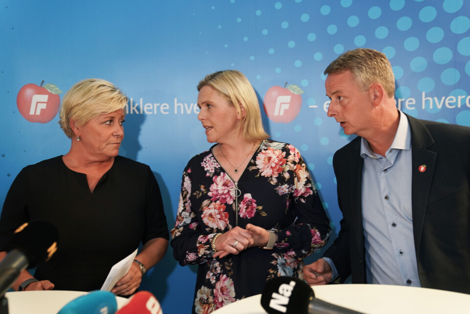Dersom Frp følger trenden fra tidligere år, kan årets kommunevalg bli dårlig nytt for partiet. Her diskuterer partileder Siv Jensen og nestlederne Sylvi Listhaug og Terje Søviknes bompengesaken, som har fått partiet til å rase på meningsmålingene. Foto: Heiko Junge / NTB scanpix Dersom Frp følger trenden fra tidligere år, kan årets kommunevalg bli dårlig nytt for partiet. Her diskuterer partileder Siv Jensen og nestlederne Sylvi Listhaug og Terje Søviknes bompengesaken, som har fått partiet til å rase på meningsmålingene. Foto: Heiko Junge / NTB scanpix