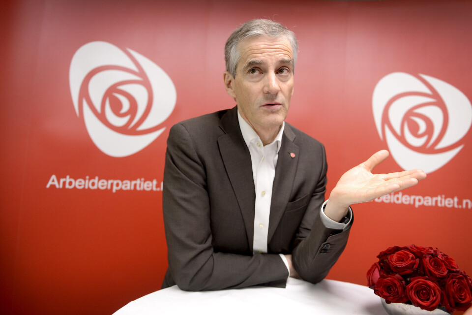 Ap-leder Jonas Gahr Støre forbereder seg på debatt om skolemat under landsmøtet i april. Forslaget fra partilag om gratis skolemat vekker reaksjoner fra Frp allerede nå. Foto: Joakim S. Enger. Ap-leder Jonas Gahr Støre forbereder seg på debatt om skolemat under landsmøtet i april. Forslaget fra partilag om gratis skolemat vekker reaksjoner fra Frp allerede nå. Foto: Joakim S. Enger.