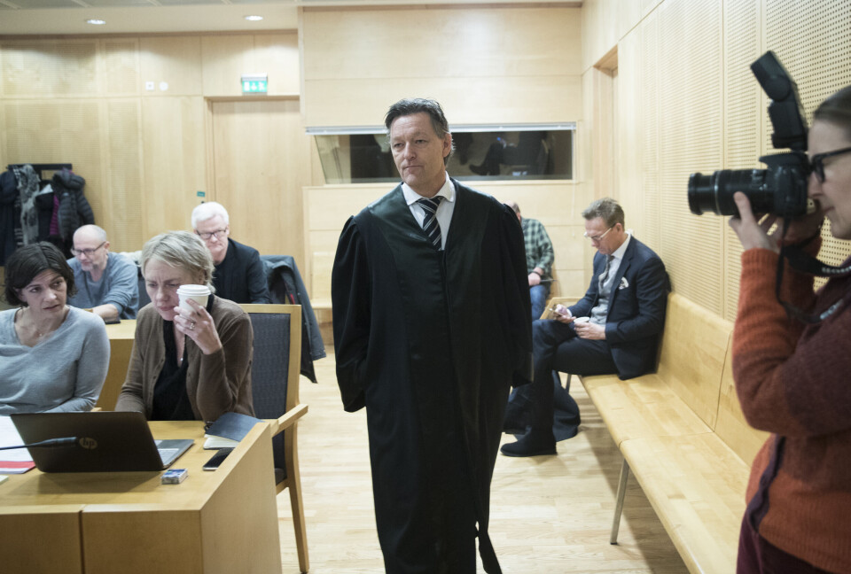 Advokat Kjetil Edvardsen (i midten), som representerer saksøkerne, under rettssaken i Oslo tingrett. Foto: Berit Roald / NTB scanpix Advokat Kjetil Edvardsen (i midten), som representerer saksøkerne, under rettssaken i Oslo tingrett. Foto: Berit Roald / NTB scanpix