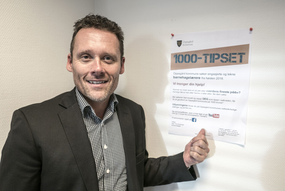 Kommunalsjef Sten Tore Svennes i Oppgård prøver seg med avisenes tusentips for å skaffe nye barnehagelærere. (Jan Walbeck/Oppegård kommune) Kommunalsjef Sten Tore Svennes i Oppgård prøver seg med avisenes tusentips for å skaffe nye barnehagelærere. (Jan Walbeck/Oppegård kommune)