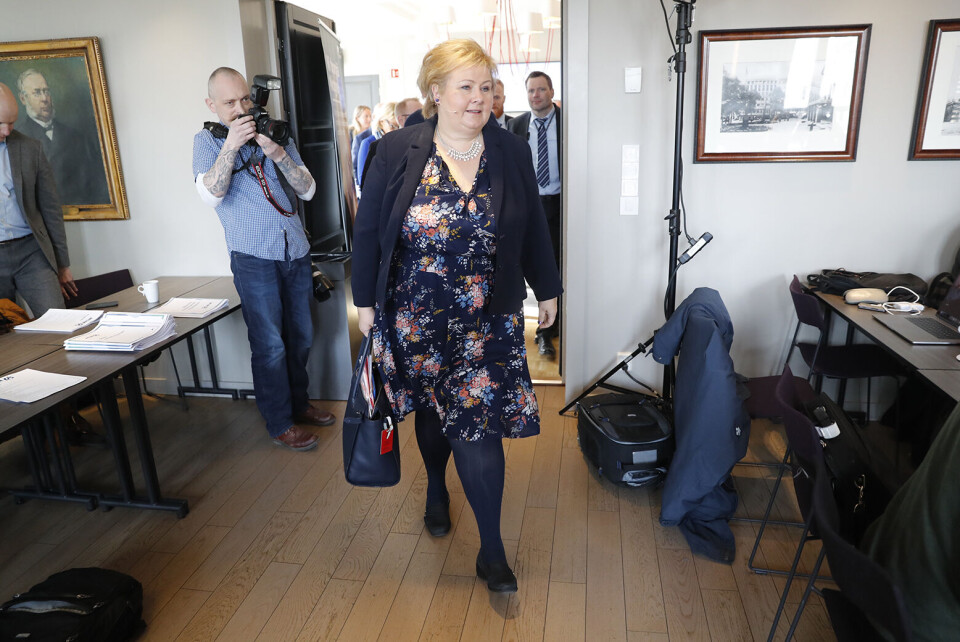 Erna Solberg (H) har sittet som partileder i 14 år og sier hun har lyst og energi til å fortsette. Tross flere tøffe saker denne vinteren, er det ingen som utfordrer hennes posisjon. Foto: Cornelius Poppe / NTB scanpix Erna Solberg (H) har sittet som partileder i 14 år og sier hun har lyst og energi til å fortsette. Tross flere tøffe saker denne vinteren, er det ingen som utfordrer hennes posisjon. Foto: Cornelius Poppe / NTB scanpix