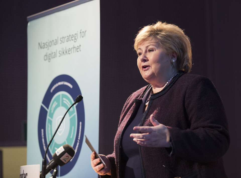 Statsminister Erna Solberg (H) presenterte onsdag regjeringens nasjonale strategi for IKT-sikkerhet på Oslo kongressenter. Foto: Terje Bendiksby / NTB scanpix Statsminister Erna Solberg (H) presenterte onsdag regjeringens nasjonale strategi for IKT-sikkerhet på Oslo kongressenter. Foto: Terje Bendiksby / NTB scanpix
