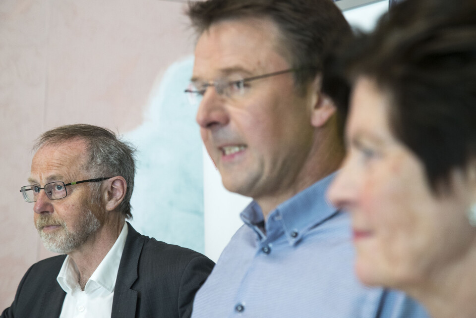 Lars Petter Bartnes (midten) i Bondelaget og Merete Furuberg i Småbrukarlaget møter statens forhandlingsleder Leif Forsell til nye krisepakkeforhandlinger mandag. Foto: Heiko Junge / NTB scanpix Lars Petter Bartnes (midten) i Bondelaget og Merete Furuberg i Småbrukarlaget møter statens forhandlingsleder Leif Forsell til nye krisepakkeforhandlinger mandag. Foto: Heiko Junge / NTB scanpix