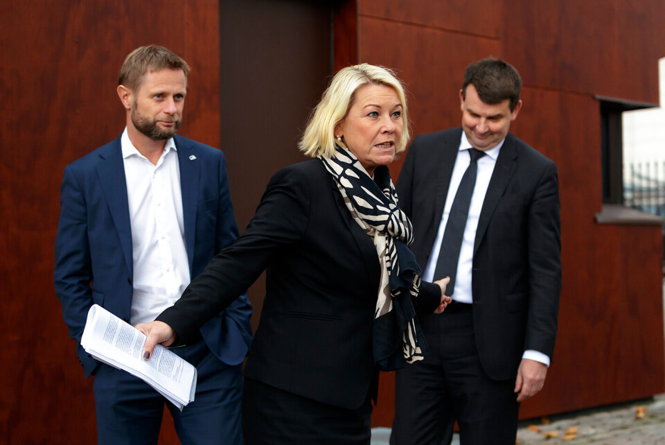 Statsrådene Bent Høie (t.v.), Monica Mæland og Tor Mikkel Wara vil til bunns i Tolga-saken og kaller den veldig alvorlig. Onsdag måtte Tolga kommune legge ned sin Facebook-side på grunn av personangrep, hets og trusler. Foto: Cornelius Poppe / NTB scanpix Statsrådene Bent Høie (t.v.), Monica Mæland og Tor Mikkel Wara vil til bunns i Tolga-saken og kaller den veldig alvorlig. Onsdag måtte Tolga kommune legge ned sin Facebook-side på grunn av personangrep, hets og trusler. Foto: Cornelius Poppe / NTB scanpix