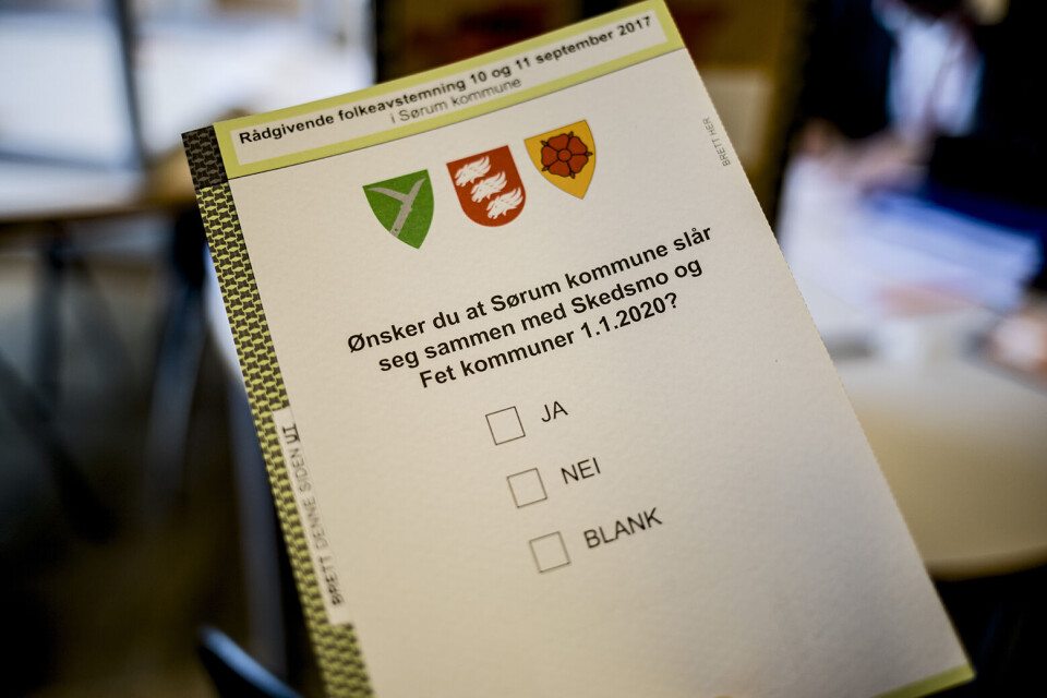 I september var det folkeavstemming i Sørum som endte med flertall mot sammenslåing. Nå har kommunestyret gjort vedtak om å be Stortinget omgjøre sammenslåinsvedtaket. Foto: Magnus Knutsen Bjørke I september var det folkeavstemming i Sørum som endte med flertall mot sammenslåing. Nå har kommunestyret gjort vedtak om å be Stortinget omgjøre sammenslåinsvedtaket. Foto: Magnus Knutsen Bjørke