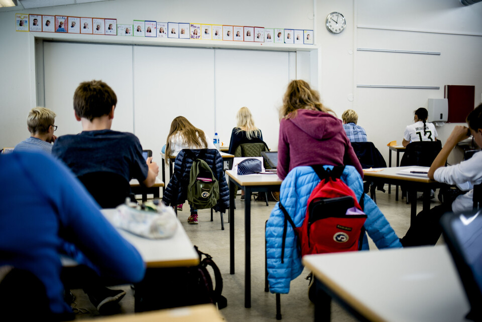 Vi må finne ut hvor de politiske standpunktene om at lærere ikke trenger lærerutdanning kommer fra, mener leder Steffen Handal i Utdanningsforbundet. Her fra et tidligere 8. trinn på Gjettum skole i Bærum. Vi må finne ut hvor de politiske standpunktene om at lærere ikke trenger lærerutdanning kommer fra, mener leder Steffen Handal i Utdanningsforbundet. Her fra et tidligere 8. trinn på Gjettum skole i Bærum.