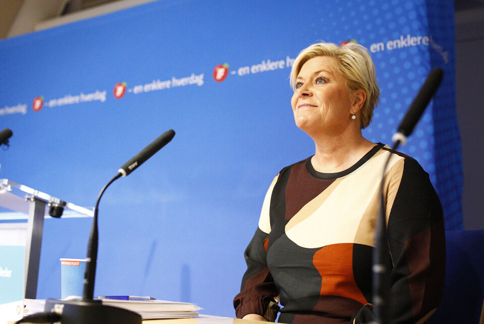 Finansminister og partileder Siv Jensen varslet at Frps mål om å bli kvitt eiendomsskatten kommer til å bli «ualminnelig viktig» i forhandlinger med andre partier da hun talte til Frps landsstyre i Oslo lørdag. Foto: Audun Braastad / NTB scanpix Finansminister og partileder Siv Jensen varslet at Frps mål om å bli kvitt eiendomsskatten kommer til å bli «ualminnelig viktig» i forhandlinger med andre partier da hun talte til Frps landsstyre i Oslo lørdag. Foto: Audun Braastad / NTB scanpix