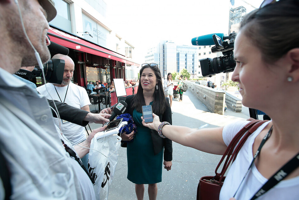 Miljøbyråd Lan Marie Nguyen Berg (MDG) fra Oslobyrådet snakker med pressen før hun skal inn til siste møte om Oslopakke 3. Partene møtes søndag ettermiddag for å gjøre ferdig avtalen. Foto: Lise Åserud / NTB scanpix Miljøbyråd Lan Marie Nguyen Berg (MDG) fra Oslobyrådet snakker med pressen før hun skal inn til siste møte om Oslopakke 3. Partene møtes søndag ettermiddag for å gjøre ferdig avtalen. Foto: Lise Åserud / NTB scanpix