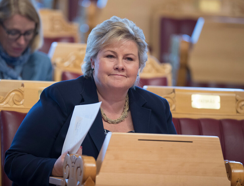 Statsminister Erna Solberg (H) i Stortinget der hun svarer på en interpellasjon fra Jonas Gahr Støre om oppfølging av Gjørv-kommisjonens anbefalinger. Foto: Terje Pedersen / NTB scanpix Statsminister Erna Solberg (H) i Stortinget der hun svarer på en interpellasjon fra Jonas Gahr Støre om oppfølging av Gjørv-kommisjonens anbefalinger. Foto: Terje Pedersen / NTB scanpix