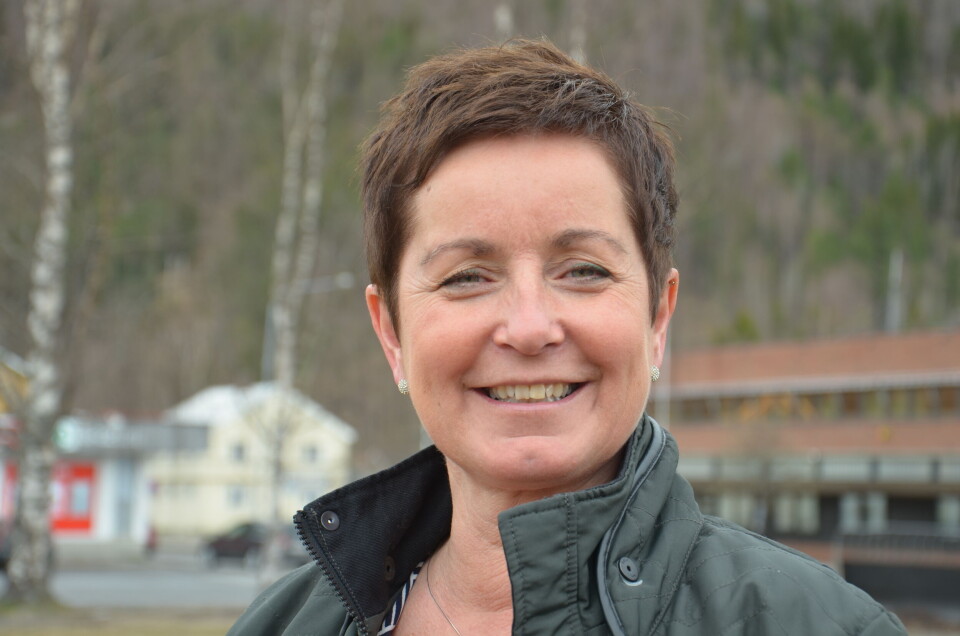 – Jeg tror ikke jeg har riktig kompetanse for å være rådmann i en stor, sentral kommune, sier rådmann Elisabeth Marie Larsen i Saltdal. Med en master i helseledelse og tar hun sikte på å bli kommunehelsesjef hvis Saltdal blir en del av en storkommune. – Jeg tror ikke jeg har riktig kompetanse for å være rådmann i en stor, sentral kommune, sier rådmann Elisabeth Marie Larsen i Saltdal. Med en master i helseledelse og tar hun sikte på å bli kommunehelsesjef hvis Saltdal blir en del av en storkommune.