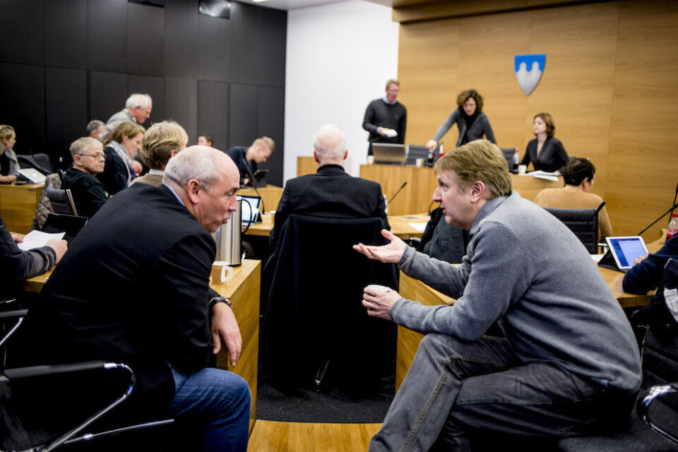 KrFs Torfinn Kleivset (t.v.) - her i samtale med Jan Stubstad (H) – sier han tar på seg oppgaven med ydmykhet og respekt. Arkivfoto: Magnus K. Bjørke KrFs Torfinn Kleivset (t.v.) - her i samtale med Jan Stubstad (H) – sier han tar på seg oppgaven med ydmykhet og respekt. Arkivfoto: Magnus K. Bjørke