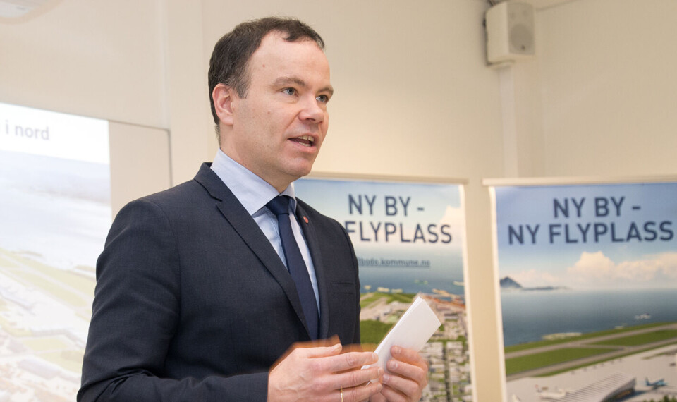 – Stortingspolitikerne må ikke misbruke sin makt til å fjerne befolkningens mulighet til å påvirke viktige beslutninger i det norske samfunnet. Det er farlig, fylkesrådsleder Tomas Norvoll i Nordland. Foto: Geir Johnsen /Nordland fylkeskommune – Stortingspolitikerne må ikke misbruke sin makt til å fjerne befolkningens mulighet til å påvirke viktige beslutninger i det norske samfunnet. Det er farlig, fylkesrådsleder Tomas Norvoll i Nordland. Foto: Geir Johnsen /Nordland fylkeskommune