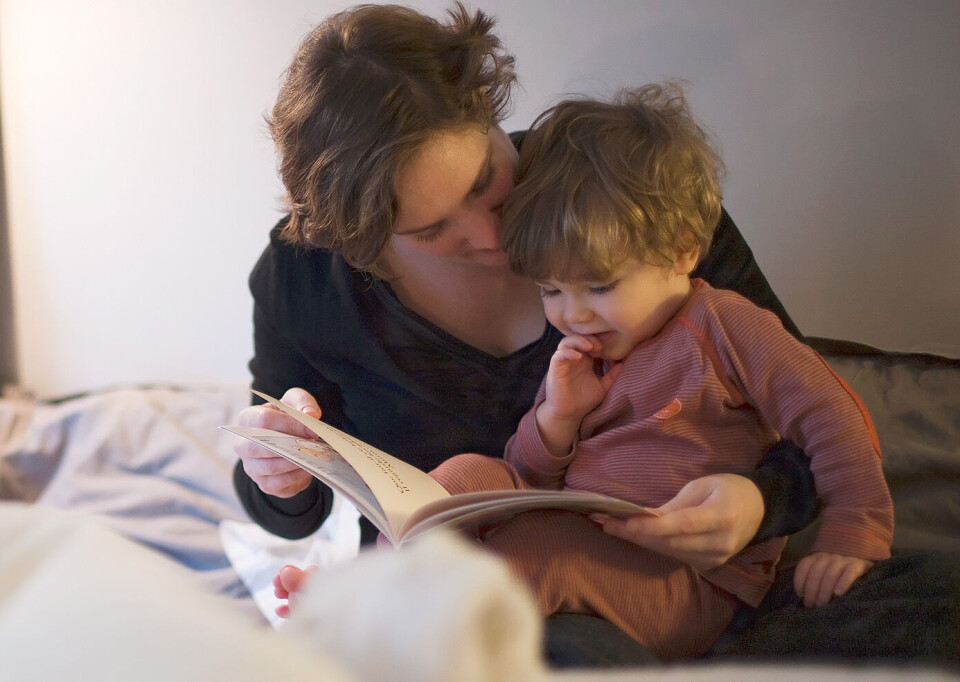 Lesekampanjen ønsker å nå ut med budskapet om å lese høyt for og sammen med barn. Illustrasjonsfoto: Colourbox.com Lesekampanjen ønsker å nå ut med budskapet om å lese høyt for og sammen med barn. Illustrasjonsfoto: Colourbox.com