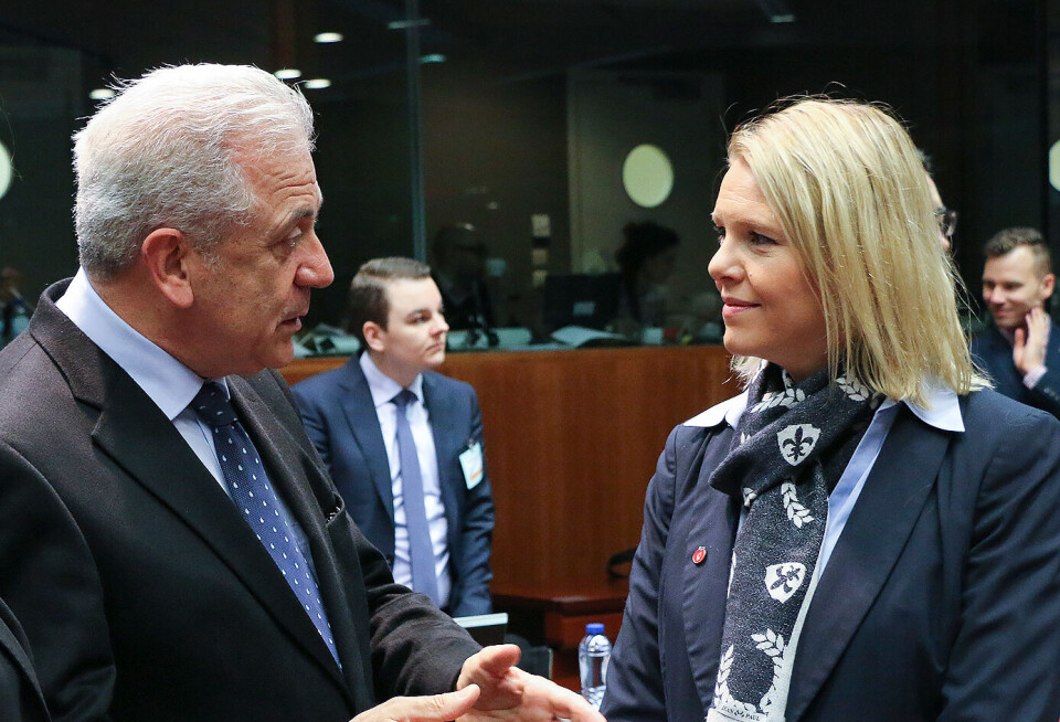 Innvandrings- og integreringsminister Sylvi Listhaug (Frp) deltok i mars på EUs justis- og innenriksministermøte i Brussel, hvor hun blant annet møtte EUs kommissær for migrasjon, Dimitris Avramopoulos. Norge tar i månedsskiftet april-mai trolig imot de første asylsøkerne som er med i EUs fordelingsmekanisme. Foto: Wera Helstrøm / Norges delegasjon til EU / NTB scanpix Innvandrings- og integreringsminister Sylvi Listhaug (Frp) deltok i mars på EUs justis- og innenriksministermøte i Brussel, hvor hun blant annet møtte EUs kommissær for migrasjon, Dimitris Avramopoulos. Norge tar i månedsskiftet april-mai trolig imot de første asylsøkerne som er med i EUs fordelingsmekanisme. Foto: Wera Helstrøm / Norges delegasjon til EU / NTB scanpix