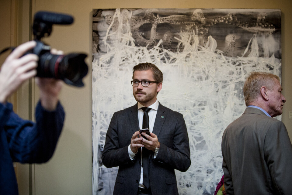 Sveinung Rotevatn, Venstres arbeids- og sosialpolitiske talsperson, mener stortingsgruppa har mandat fra lokalpartiet til å gå inn for lokalt selvstyre om søndagsåpne butikker. Arkivfoto: Magnus Knutsen Bjørke Sveinung Rotevatn, Venstres arbeids- og sosialpolitiske talsperson, mener stortingsgruppa har mandat fra lokalpartiet til å gå inn for lokalt selvstyre om søndagsåpne butikker. Arkivfoto: Magnus Knutsen Bjørke