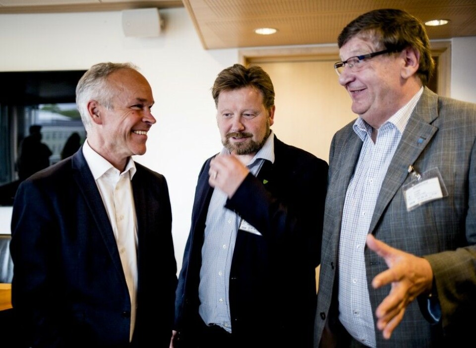 Kommunalminister Jan Tore Sanner (H) møtte ordførerne Ove Vollan (H) i Rissa og Einar Strøm (Sp) i Leksvik om sammenslåing tidligere i år. Arkivfoto: Magnus Knutsen Bjørke Kommunalminister Jan Tore Sanner (H) møtte ordførerne Ove Vollan (H) i Rissa og Einar Strøm (Sp) i Leksvik om sammenslåing tidligere i år. Arkivfoto: Magnus Knutsen Bjørke