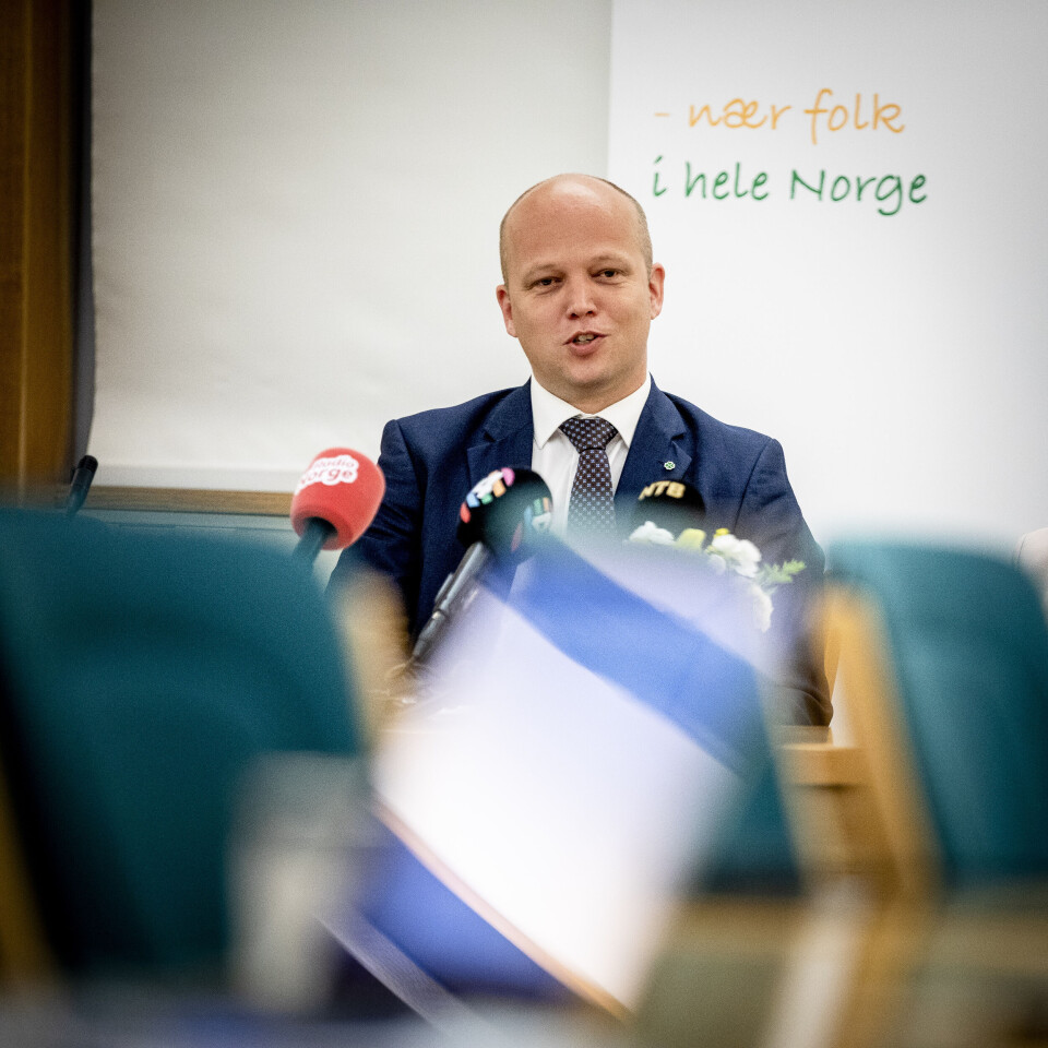 Senterpartiets leder Trygve Slagsvold Vedum varsler at partiet vil legge fram en forslagspakke om billettpriser på ferger for Stortinget. Senterpartiets leder Trygve Slagsvold Vedum varsler at partiet vil legge fram en forslagspakke om billettpriser på ferger for Stortinget.