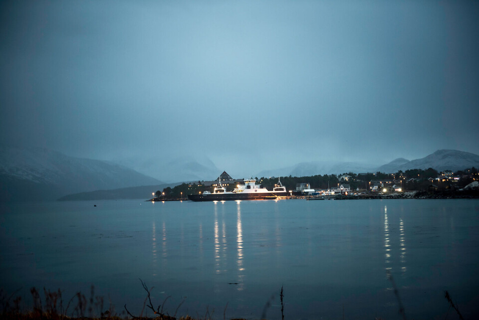 Tysfjord opprettet fredag en egen hjelpetelefon og etablerte et kriseteam i forkant av den store reportasjen i VG Helg. Under et folkemøte for innbyggerne torsdag ble det advart om at publiseringen av saken vil kunne få store konsekvenser. Arkivfoto: Lisa Rypeng Tysfjord opprettet fredag en egen hjelpetelefon og etablerte et kriseteam i forkant av den store reportasjen i VG Helg. Under et folkemøte for innbyggerne torsdag ble det advart om at publiseringen av saken vil kunne få store konsekvenser. Arkivfoto: Lisa Rypeng