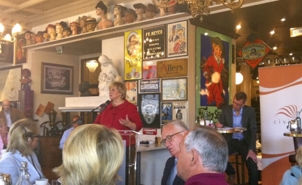 Høyreleder Erna Solberg ble grillet om Høyres kommunepolitikk på Civitas frokostmøte i dag. Foto: Jan Inge Krossli Høyreleder Erna Solberg ble grillet om Høyres kommunepolitikk på Civitas frokostmøte i dag. Foto: Jan Inge Krossli