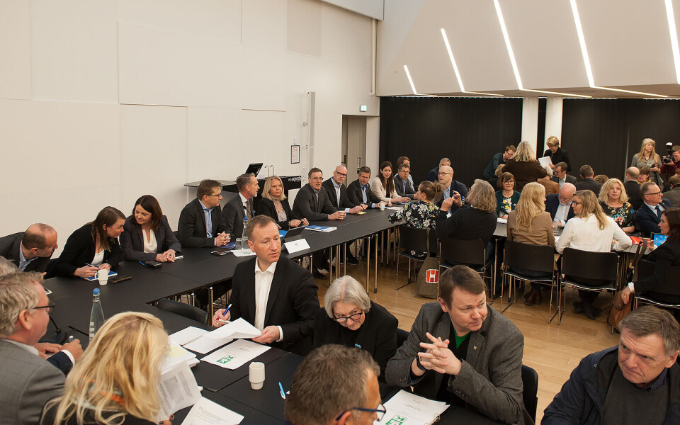 YS Kommune vil prioritere fagarbeiderne i årets kommuneoppgjør. Her fra forhandlingsoppstart tidligere i måneden. Foto: Terje Lien YS Kommune vil prioritere fagarbeiderne i årets kommuneoppgjør. Her fra forhandlingsoppstart tidligere i måneden. Foto: Terje Lien