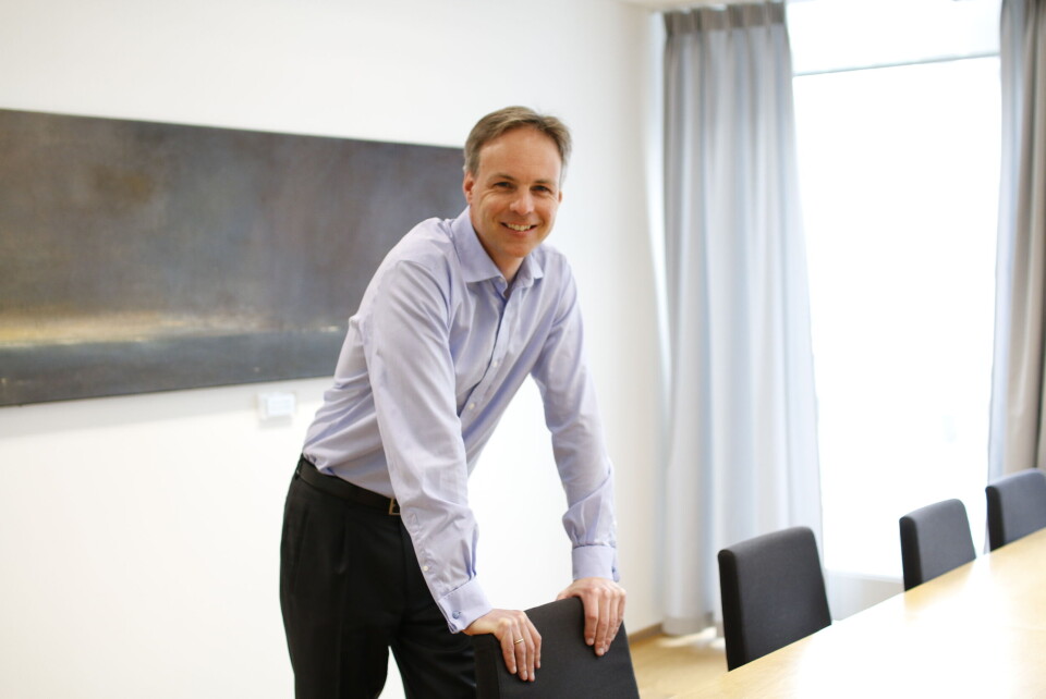 – For de aller fleste så innebærer koronakrisen lavere rente. Det vil komme godt med i en periode med økte kostnader på andre områder. En relativt begrenset gruppe kommuner har mye kortsiktig gjeld som forfaller om kort tid. Man må håpe at de har en plan B, som gjør at de kan innfri lån til forfall, sier utlånsdirektør Lars Strøm Prestvik i Kommunalbanken. – For de aller fleste så innebærer koronakrisen lavere rente. Det vil komme godt med i en periode med økte kostnader på andre områder. En relativt begrenset gruppe kommuner har mye kortsiktig gjeld som forfaller om kort tid. Man må håpe at de har en plan B, som gjør at de kan innfri lån til forfall, sier utlånsdirektør Lars Strøm Prestvik i Kommunalbanken.