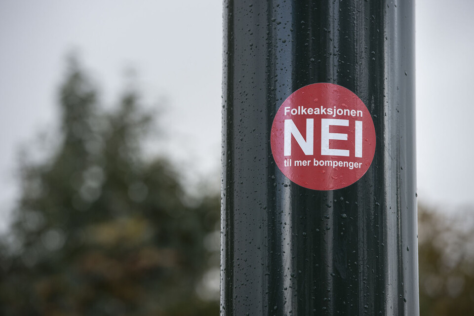 Da de nye bomstasjonene på Nord-Næren åpnet 1. oktober 2018, ble det skikkelig bråk. Fem bomstasjoner ble ødelagt helga før. Folkeaksjonen NEI til mer bompenger spredte seg. Foto: Carina Johansen / NTB scanpix Da de nye bomstasjonene på Nord-Næren åpnet 1. oktober 2018, ble det skikkelig bråk. Fem bomstasjoner ble ødelagt helga før. Folkeaksjonen NEI til mer bompenger spredte seg. Foto: Carina Johansen / NTB scanpix