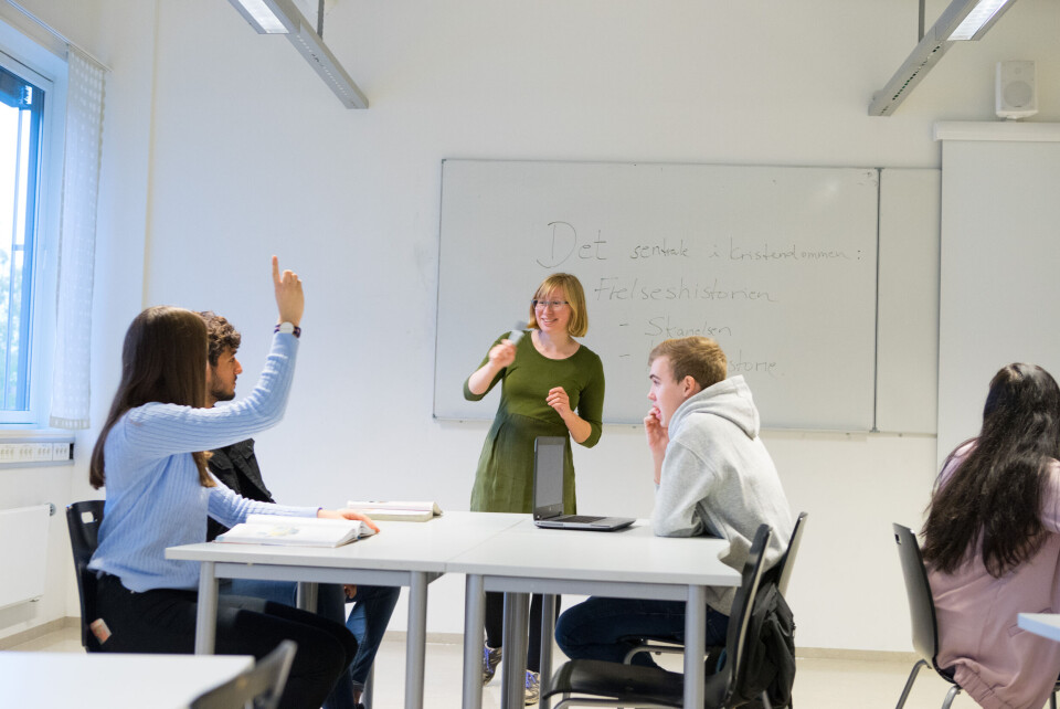 Jentene gjør det fortsatt bedre enn guttene på grunnskolen, ifølge SSB. Illustrasjonsfoto: Thomas Brun / NTB scanpix Jentene gjør det fortsatt bedre enn guttene på grunnskolen, ifølge SSB. Illustrasjonsfoto: Thomas Brun / NTB scanpix