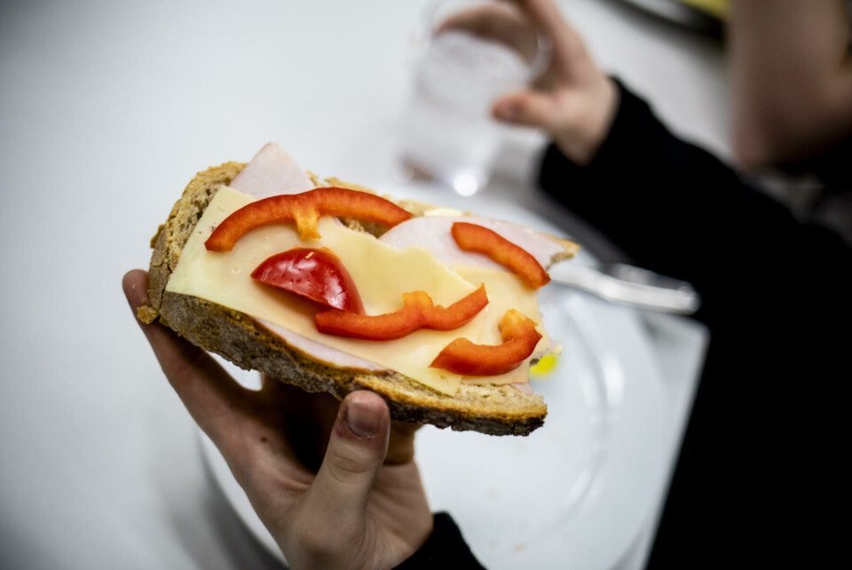 Skal skolematen være varm eller kald, gratis eller med egenbetaling? Meningene i Arbeiderpartiet er delte foran vårens landsmøte. Foto: Magnus Knutsen Bjørke. Skal skolematen være varm eller kald, gratis eller med egenbetaling? Meningene i Arbeiderpartiet er delte foran vårens landsmøte. Foto: Magnus Knutsen Bjørke.