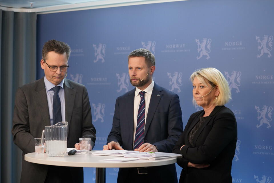 Helsetilsynet, Statens sivilrettsforvaltning og Fylkesmannen i Hordaland leverer sin rapport om den såkalte Tolga-saken til helseminister Bent Høie, statssekretær Torkil Åmland fra Justisdepartementet og kommunal- og moderniseringsminister Monica Mæland. Foto: Fredrik Hagen / NTB scanpix Helsetilsynet, Statens sivilrettsforvaltning og Fylkesmannen i Hordaland leverer sin rapport om den såkalte Tolga-saken til helseminister Bent Høie, statssekretær Torkil Åmland fra Justisdepartementet og kommunal- og moderniseringsminister Monica Mæland. Foto: Fredrik Hagen / NTB scanpix