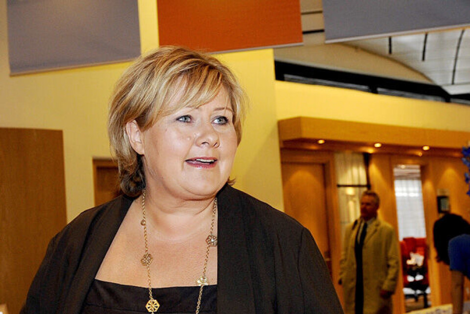 Høyre-leder Erna Solberg sier målingen er oppmuntrende for Høyre og at hun skal jobbe hardt de neste to årene for å beholde partiets oppslutning. Arkivfoto: Joakim S. Enger Høyre-leder Erna Solberg sier målingen er oppmuntrende for Høyre og at hun skal jobbe hardt de neste to årene for å beholde partiets oppslutning. Arkivfoto: Joakim S. Enger