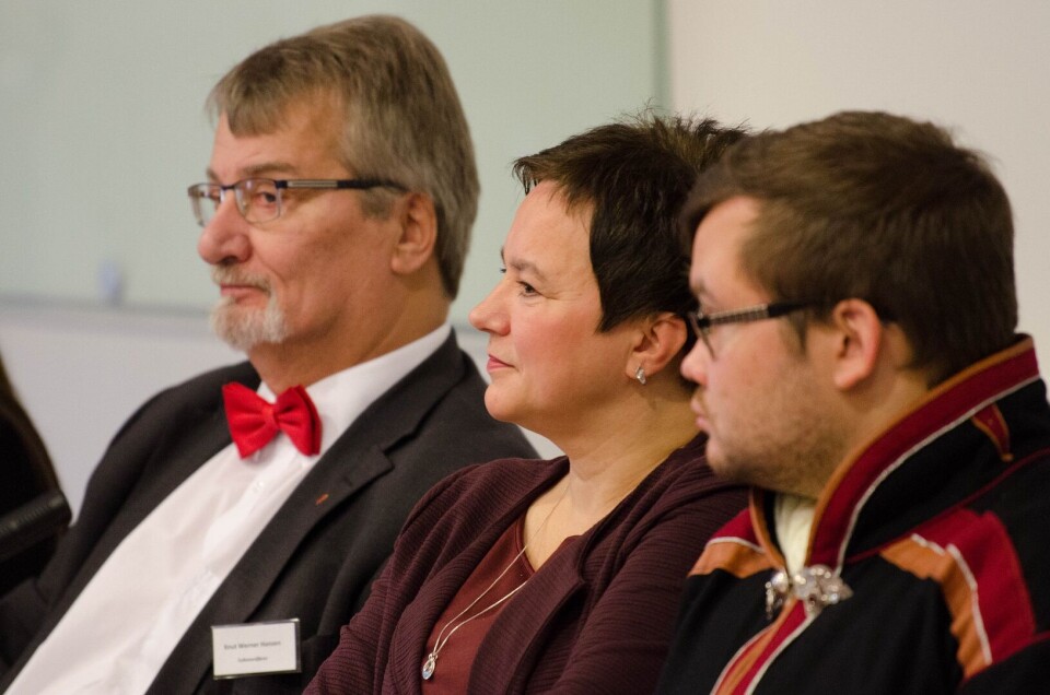 Fylkesordfører Ragnhild Vassvik (Ap) får etter alt å dømme flertall mot sammenslåingsavtalen i fylkestinget 14. mars. Her med fylkesordfører Knut Werner Hansen (Ap) (til v.) i Troms på felles fylkestingsmøte i oktober i fjor. Foto: Maria Borch Mietinen / Finnmark fylkeskommune Fylkesordfører Ragnhild Vassvik (Ap) får etter alt å dømme flertall mot sammenslåingsavtalen i fylkestinget 14. mars. Her med fylkesordfører Knut Werner Hansen (Ap) (til v.) i Troms på felles fylkestingsmøte i oktober i fjor. Foto: Maria Borch Mietinen / Finnmark fylkeskommune