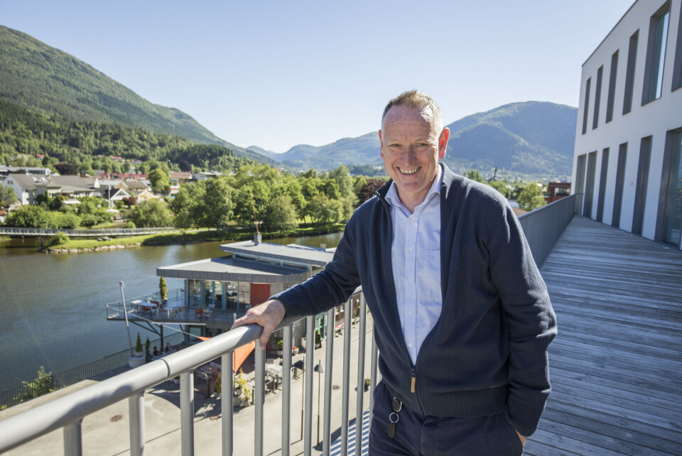 MYE FOR LITE: – Det er få kommuner som bruker så lite penger per elev som Førde. Jeg tror Førde viser at det går an å få gode resultater, selv om man ikke bare pøser inn penger hele tiden, sier Ole John Østenstad, rådmann i Førde kommune. MYE FOR LITE: – Det er få kommuner som bruker så lite penger per elev som Førde. Jeg tror Førde viser at det går an å få gode resultater, selv om man ikke bare pøser inn penger hele tiden, sier Ole John Østenstad, rådmann i Førde kommune.