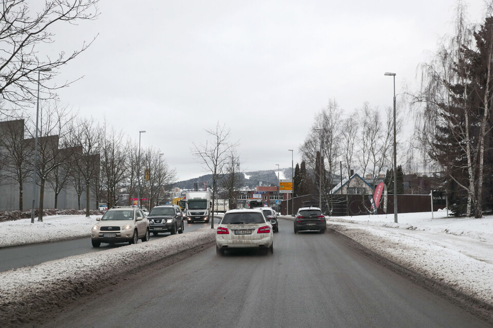 I Ytre Ringvei må det plasseres en bomstasjon mellom Sigrid Undsets vei og atkomsten til Alna senter. Det foreslås å plassere bomstasjon i Ytre Ringvei (IR39) øst for rundkjøring ved Alna senter. Foto: Lise Åserud / NTB scanpix I Ytre Ringvei må det plasseres en bomstasjon mellom Sigrid Undsets vei og atkomsten til Alna senter. Det foreslås å plassere bomstasjon i Ytre Ringvei (IR39) øst for rundkjøring ved Alna senter. Foto: Lise Åserud / NTB scanpix