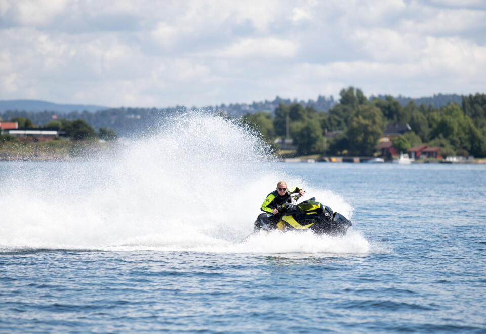 Vannscootere ble fra og med mai i fjor ansett på lik linje med småbåter, og det er opp til hver enkelt kommune å innføre eventuelle innstramminger i regelverket knyttet til bruken av dem. Arkivfoto: Torstein Bøe / NTB scanpix Vannscootere ble fra og med mai i fjor ansett på lik linje med småbåter, og det er opp til hver enkelt kommune å innføre eventuelle innstramminger i regelverket knyttet til bruken av dem. Arkivfoto: Torstein Bøe / NTB scanpix