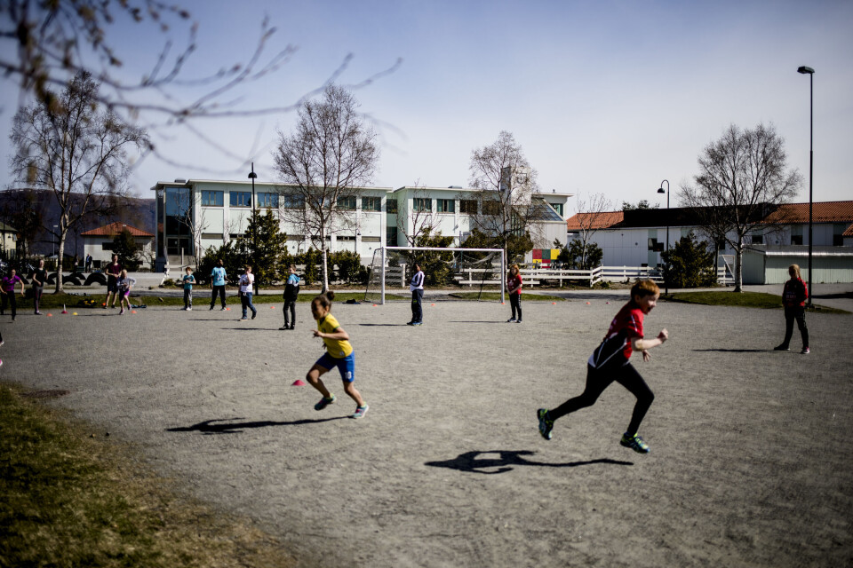 Stortingsflertallet vil ha mer utelek på første trinn i skolen. Bildet er fra Hareid. Arkivfoto: Magnus Knutsen Bjørke Stortingsflertallet vil ha mer utelek på første trinn i skolen. Bildet er fra Hareid. Arkivfoto: Magnus Knutsen Bjørke