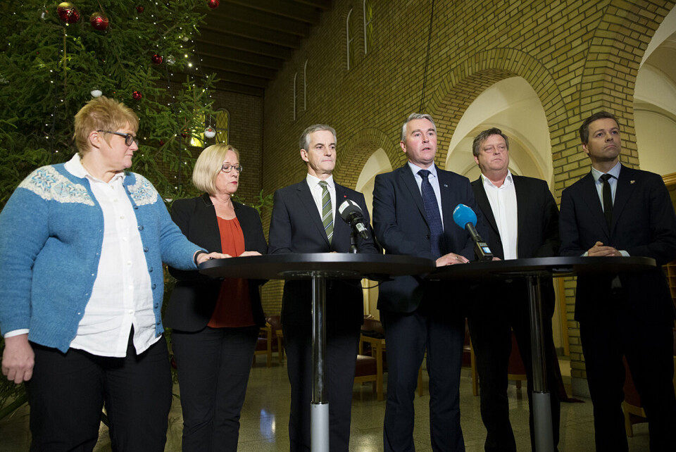 Seks parlamentariske ledere la onsdag ettermiddag fram en integreringsavtale der de var enige om 64 punkter. Fra venstre Trine Skei Grande (V), Marit Arnstad (Sp), Jonas Gahr Støre (Ap), Trond Helleland (H), Harald Tom Nesvik (Frp) og Knut Arild Hareide (KrF). Foto: Berit Roald / NTB scanpix Seks parlamentariske ledere la onsdag ettermiddag fram en integreringsavtale der de var enige om 64 punkter. Fra venstre Trine Skei Grande (V), Marit Arnstad (Sp), Jonas Gahr Støre (Ap), Trond Helleland (H), Harald Tom Nesvik (Frp) og Knut Arild Hareide (KrF). Foto: Berit Roald / NTB scanpix