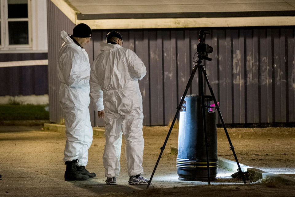 Kriseledelsen i Kristiansand satt sammen i morgentimene tirsdag. Her er Kripos-etterforskere på åstedet ved Wilds Minne skole i Kristiansand der en kvinne og en gutt ble drept mandag. Foto: Tor Erik Schrøder / NTB scanpix Kriseledelsen i Kristiansand satt sammen i morgentimene tirsdag. Her er Kripos-etterforskere på åstedet ved Wilds Minne skole i Kristiansand der en kvinne og en gutt ble drept mandag. Foto: Tor Erik Schrøder / NTB scanpix