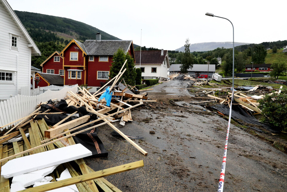 Flom og store menger nedbør førte til store skader i Utvik. Byggemelding var sendt til kommunen fra Statens vegvesen, men utbedringene var ikke kommet i gang da flommen kom. Foto: Hallgeir Vågenes, VG Flom og store menger nedbør førte til store skader i Utvik. Byggemelding var sendt til kommunen fra Statens vegvesen, men utbedringene var ikke kommet i gang da flommen kom. Foto: Hallgeir Vågenes, VG