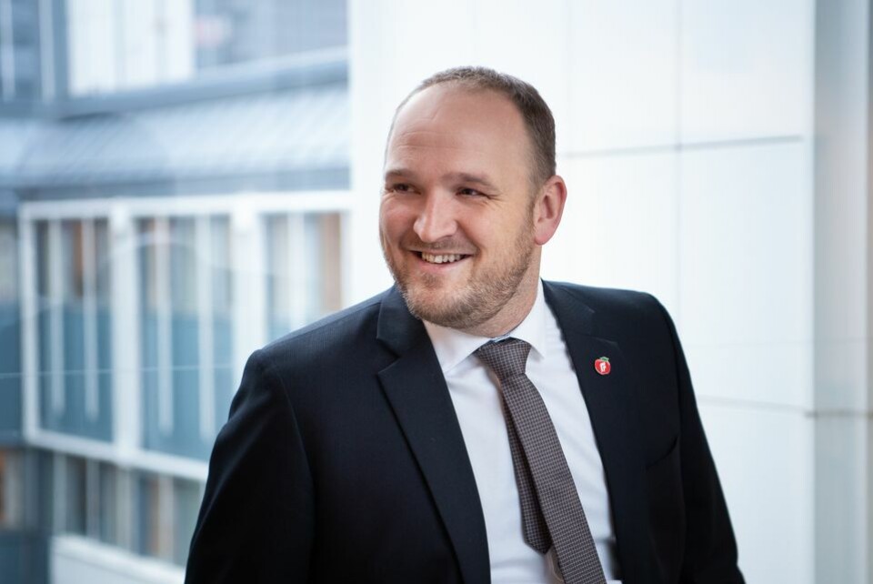 Samferdselsminister Jon Georg Dale (Frp) vil høre fra kommuner som tar trafikksikkerhet på alvor. Foto: Torbjørn Tandberg Samferdselsminister Jon Georg Dale (Frp) vil høre fra kommuner som tar trafikksikkerhet på alvor. Foto: Torbjørn Tandberg