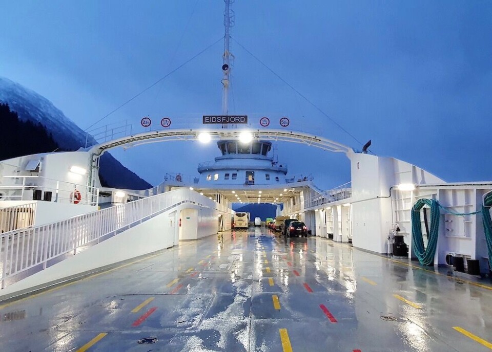 Frp krever flere hundre millioner kroner i økt støtte til fylkeskommunene for å få ned ferjeprisene. Frp krever flere hundre millioner kroner i økt støtte til fylkeskommunene for å få ned ferjeprisene.