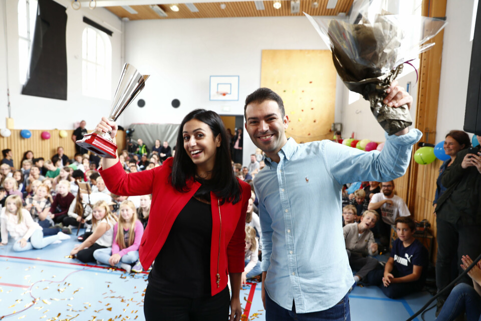 Hadia Tajik og Mani Hussaini og Arbeiderpartiet er vinneren av barnas valg. Her møter de barn på Ila skole i Oslo. Foto: Terje Pedersen / NTB scanpix Hadia Tajik og Mani Hussaini og Arbeiderpartiet er vinneren av barnas valg. Her møter de barn på Ila skole i Oslo. Foto: Terje Pedersen / NTB scanpix