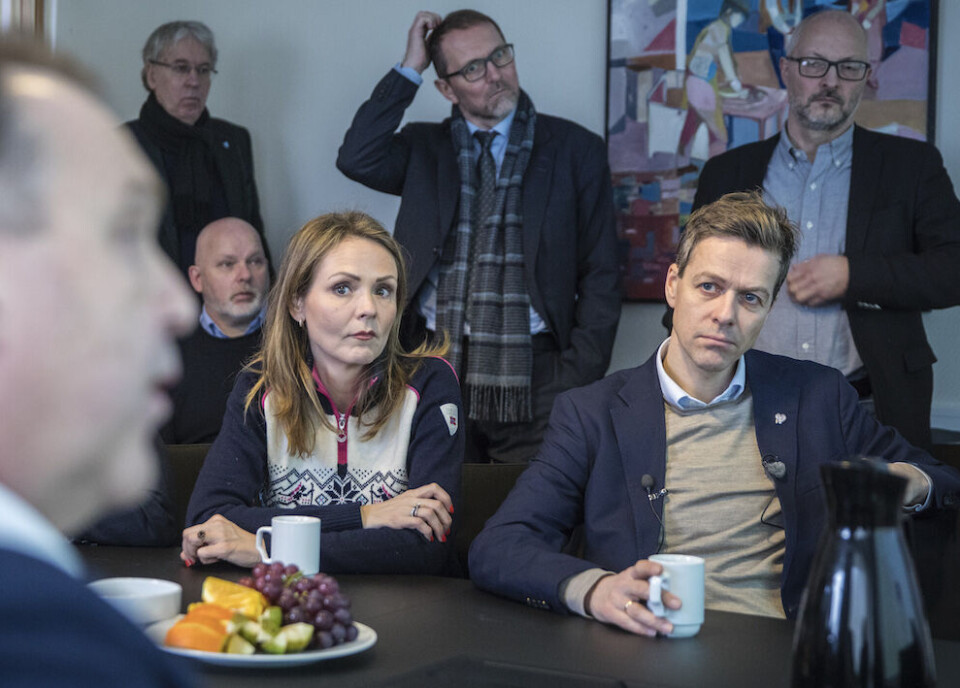 Samferdselsminister Knut Arild Hareide (KrF) og distrikts- og digitaliseringsminister Linda Hofstad Helleland (H) besøkte tirsdag Møre og Romsdal, hvor de besøkte Vikenco-sjef Per Olav Mevold, som ga en beskrivelse av situasjonen for bedriften. Foto: Ole Berg-Rusten, NTB scanpix Samferdselsminister Knut Arild Hareide (KrF) og distrikts- og digitaliseringsminister Linda Hofstad Helleland (H) besøkte tirsdag Møre og Romsdal, hvor de besøkte Vikenco-sjef Per Olav Mevold, som ga en beskrivelse av situasjonen for bedriften. Foto: Ole Berg-Rusten, NTB scanpix