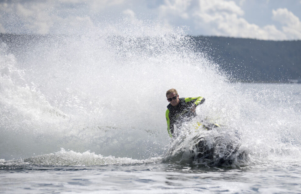 I sårbare ferskvann er det lett å regulere både vannskutere og andre motorbåter. I saltvann er jussen mer komplisert, skriver Tone Holmquist. Illustrasjonsfoto: Torstein Bøe, NTB scanpix I sårbare ferskvann er det lett å regulere både vannskutere og andre motorbåter. I saltvann er jussen mer komplisert, skriver Tone Holmquist. Illustrasjonsfoto: Torstein Bøe, NTB scanpix